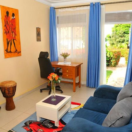 Victoria Lake View Guesthouse & Safaris Entebbe Exterior photo