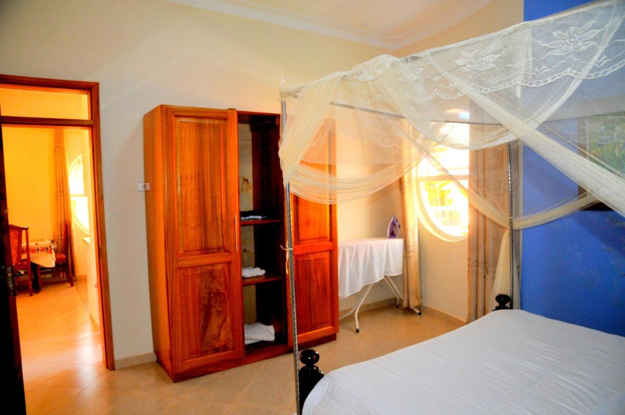 Victoria Lake View Guesthouse & Safaris Entebbe Exterior photo